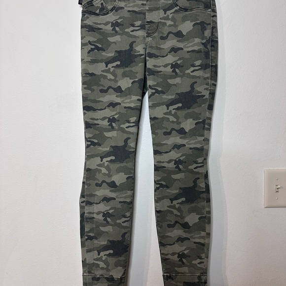 Rock & Republic Denim - Rock & Republic Camo Jeans